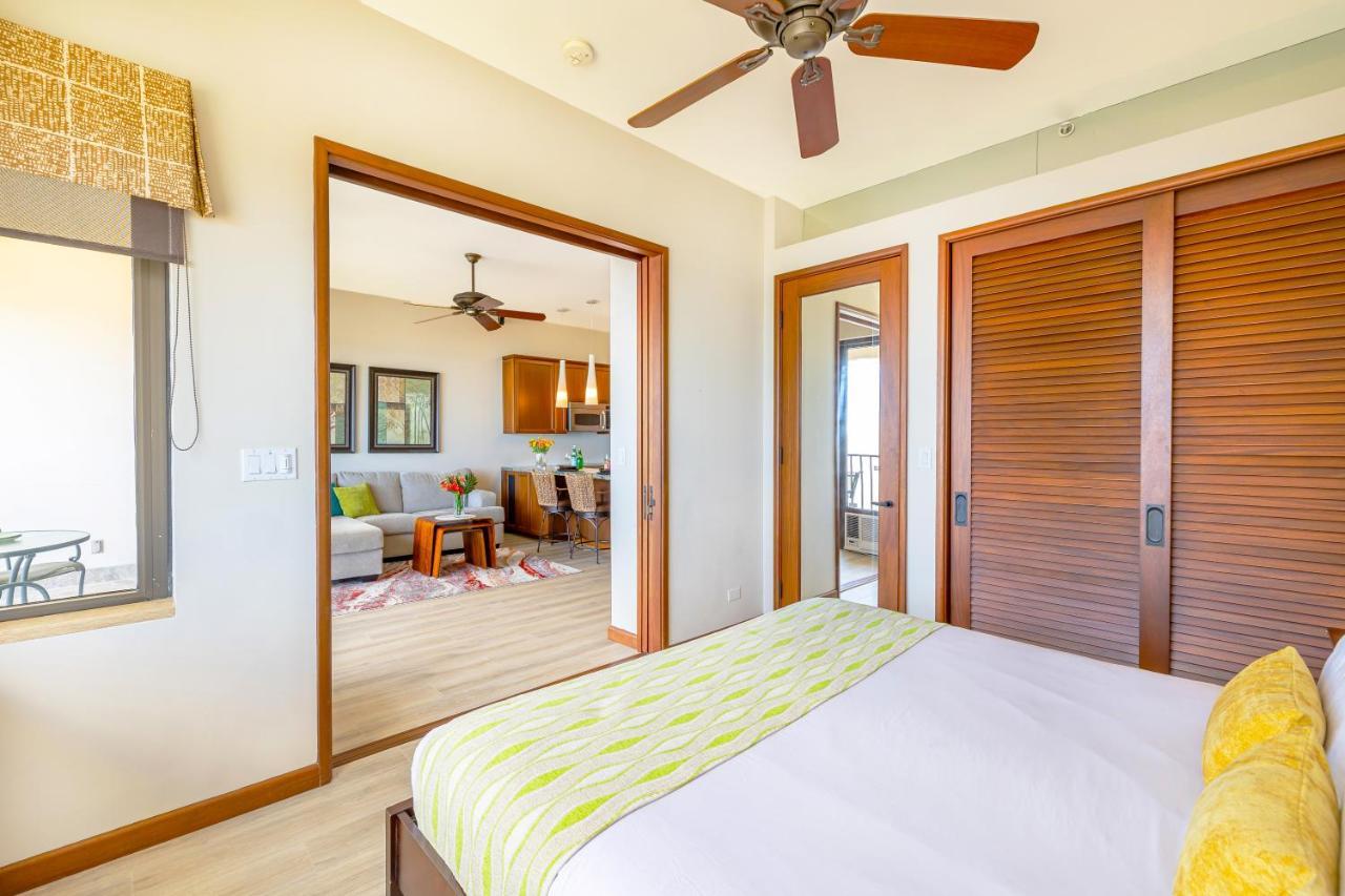 Upscale Penthouse With Ocean Views - Free Parking Apartment Honolulu Exterior photo