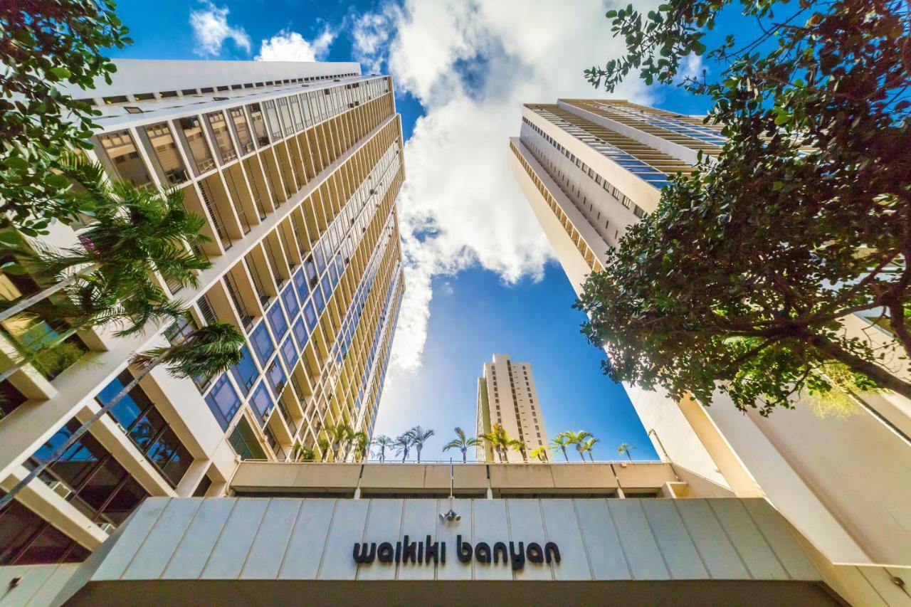 Upscale Penthouse With Ocean Views - Free Parking Apartment Honolulu Exterior photo