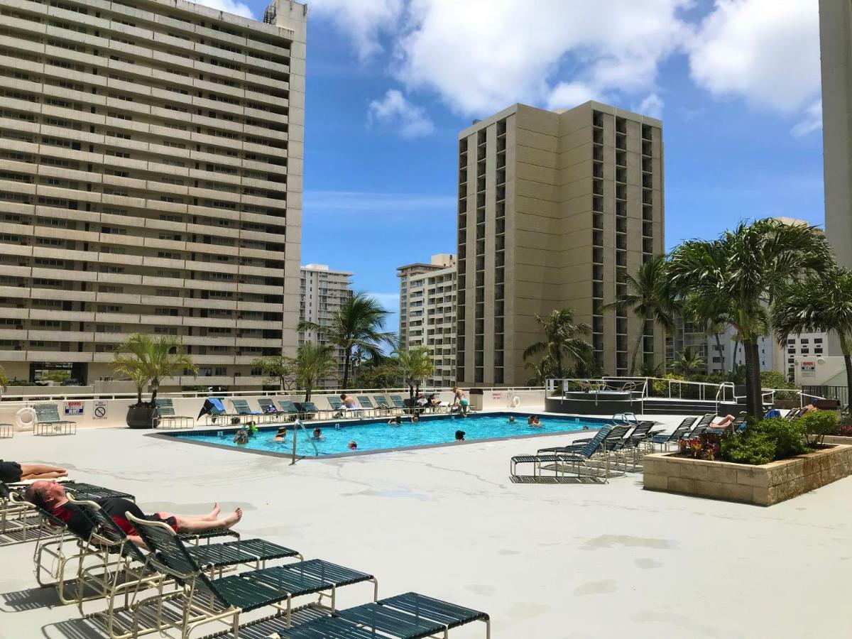 Upscale Penthouse With Ocean Views - Free Parking Apartment Honolulu Exterior photo